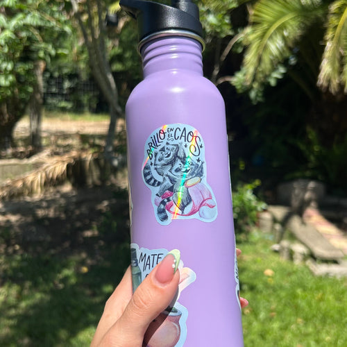 Brillo en el Caos (sticker holográfico para botella y termo)